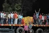 अयोध्या : रामलला की मूर्ति के लिए कर्नाटक से विशाल शिला अयोध्या रवाना, 5 कारीगरों को मिली बड़ी जिम्मेदारी