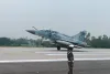 भारतीय वायुसेना के लड़ाकू विमानों ने सुलतानपुर में पूर्वांचल एक्सप्रेस-वे पर दिखाए करतब