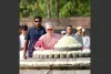 कांग्रेस नेता पहुंचे वीरभूमि, राजीव गांधी की समाधि पर चढ़ाए फूल