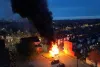लंदन : ब्रिटेन में चुनाव के बाद दंगा, ' जलता रहा लीड्स का हेयर हिल्स'