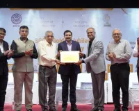 सूरत : दक्षिण गुजरात के उद्योग जगत के दिग्गजों को एसजीसीसीआई स्वर्ण जयंती पुरस्कारों से सम्मानित किया 