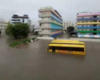 विजयवाड़ा : अमित शाह ने मुख्यमंत्रियों से बात कर मदद का दिया आश्वासन, बचाव अभियान में नौसेना के हेलीकॉप्टर और आपदा प्रबंधन की टीमें लगी