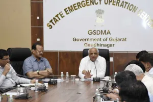 गांधीनगर : मुख्यमंत्री ने वर्षा प्रभावित जिलों के कलेक्टरों-आयुक्तों से की जानकारी