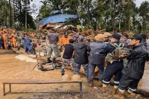 केरल : वायनाड के जमींदोज गांवों में तीनों सेनाओं ने पूरी तरह से मोर्चा संभा​ला