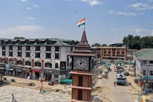 श्रीनगर : जम्मू-कश्मीर के उपराज्यपाल की शक्तियों का दायरा बढ़ा, उमर अब्दुल्ला ने जताया ऐतराज