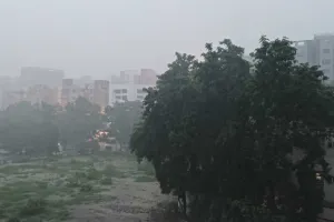गुजरात : राजकोट के उपलेटा में 2 घंटे में 11 इंच बारिश, सभी जगह पानी ही पानी