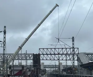 महेसाणा स्टेशन पर नये फुट ओवर ब्रिज निर्माण के लिए 2 स्पान लॉन्च