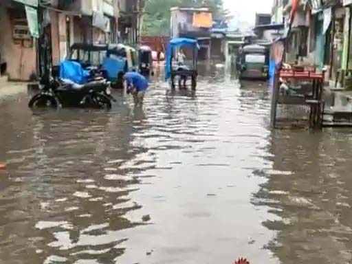 सूरत : शहर जिले में झमाझम बारिश, सनिया हेमाद का मंदिर पानी में डूबा |  Loktej सूरत News - Loktej